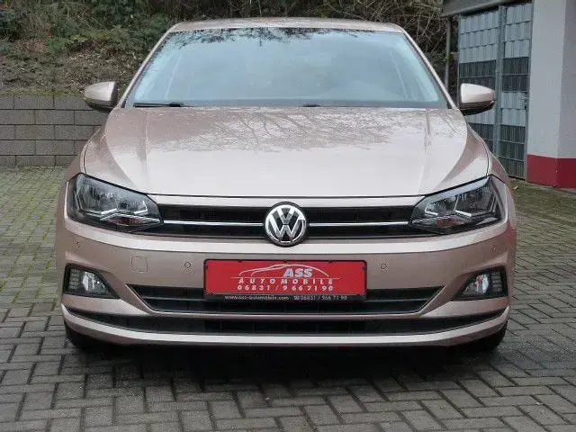 Gebraucht VW Polo Comfortline 95 PS (69 kW) 2018 Gold Kleinwagen