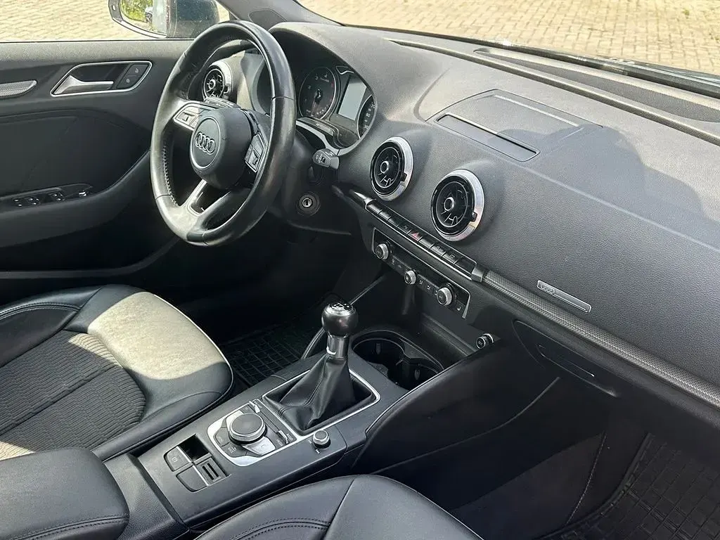 Gebraucht Audi A3 Design 116 PS (85 kW) 2019 Blau Limousine