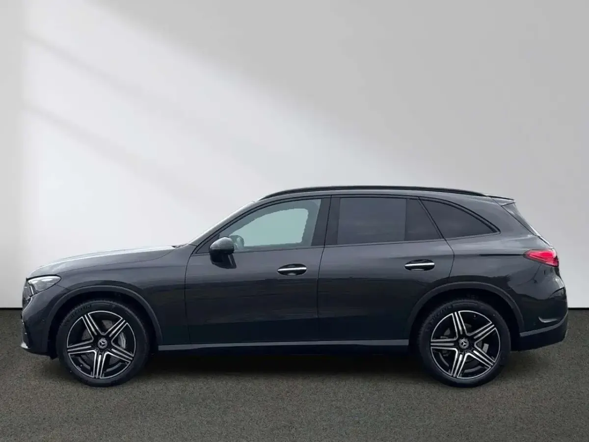 Gebraucht Mercedes GLC220 AMG 197 PS (144 kW) 2025 Grau SUV