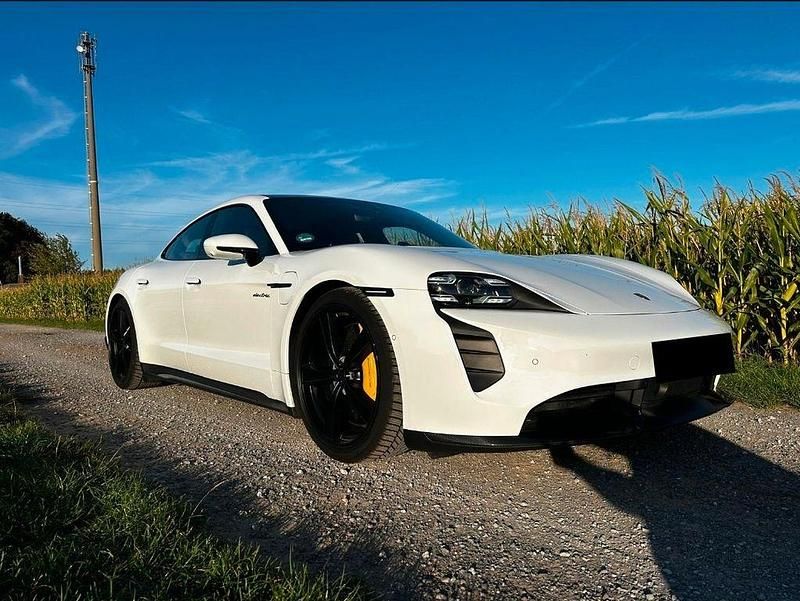 Gebraucht Porsche Taycan Turbo S Chrono 559 kW (761 PS) 2020 Weiß Limousine