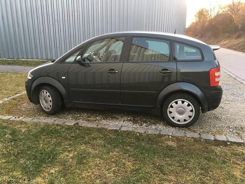 Usado Audi A2 75 HP (55 kW) 2001 Verde Citadino