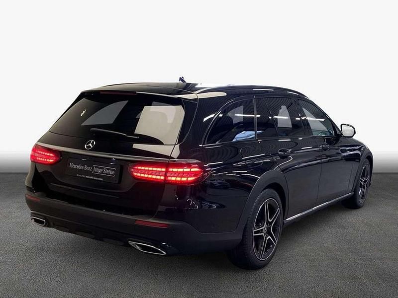 Gebraucht Mercedes E220 200 PS (147 kW) 2023 Schwarz Kombi