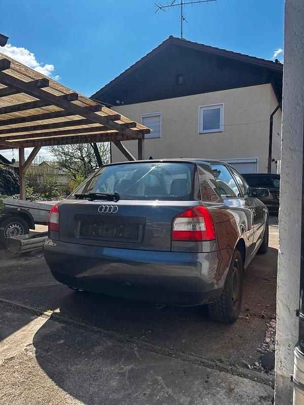 Second-hand Audi A3 101 CP (74 kW) 2001 Gri Hatchback