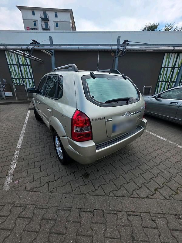 Grau Gebraucht 2008 Hyundai Tucson SUV | 3.400 € (Guter Preis) - Bild 1/4
