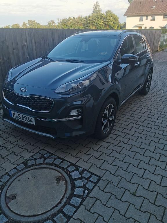 Grau Gebraucht 2021 Kia Sportage Spirit SUV | 20.800 € (Guter Preis) - Bild 1/4