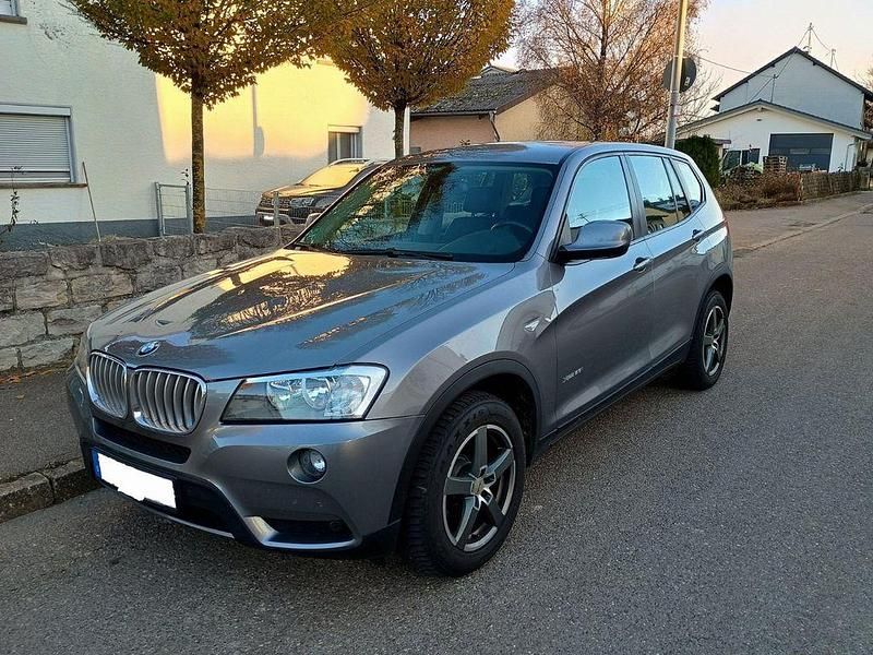 Grau Gebraucht 2011 BMW X3 Sport Line SUV | 9.999 € (Superpreis) - Bild 1/4