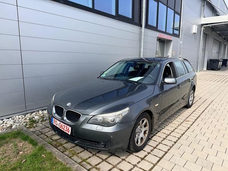 Gebraucht BMW 520 163 PS (119 kW) 2006 Grau Kombi