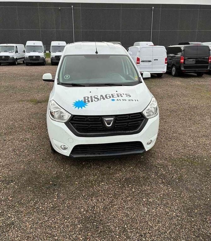 Weiß Gebraucht 2018 Dacia Dokker Comfort Van / Kleinbus | 5.700 € (Superpreis) - Bild 1/4