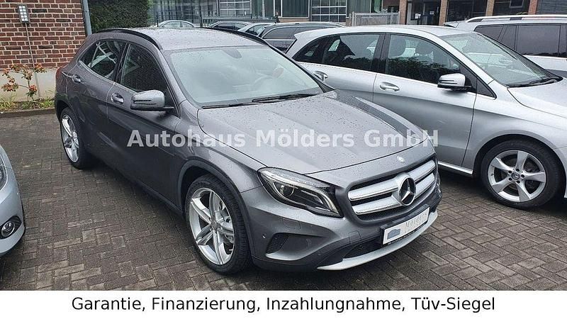 Gebraucht Mercedes GLA200 156 PS (114 kW) 2015 Grau SUV