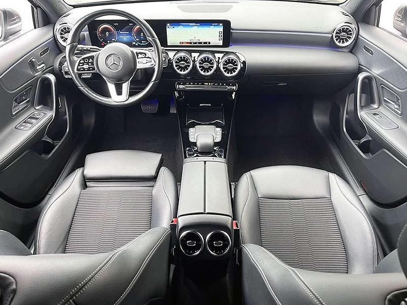 Gebraucht Mercedes A250 218 PS (160 kW) 2021 Mountaingrau Kleinwagen