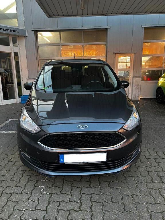 Grau Gebraucht 2018 Ford Grand C-Max Cool & Connect Van / Kleinbus | 12.950 € (Teuer) - Bild 1/4