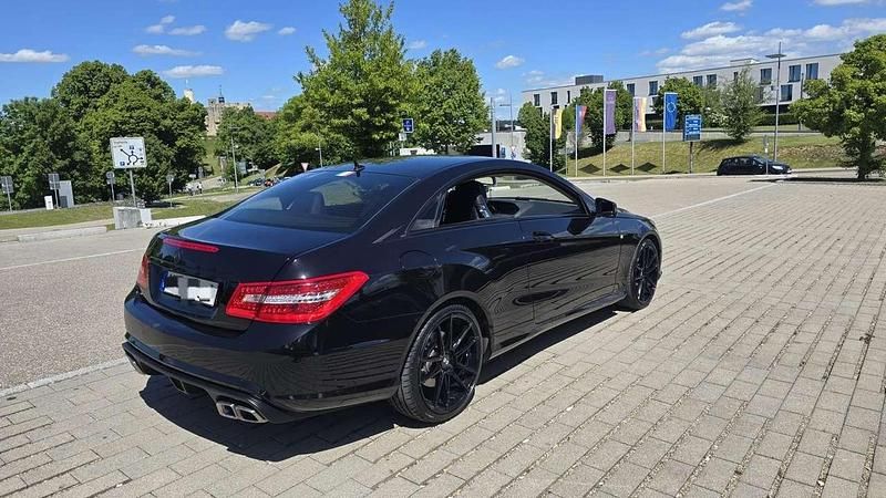 Schwarz Gebraucht 2013 Mercedes 350 Kleinwagen | 17.500 € - Bild 1/4