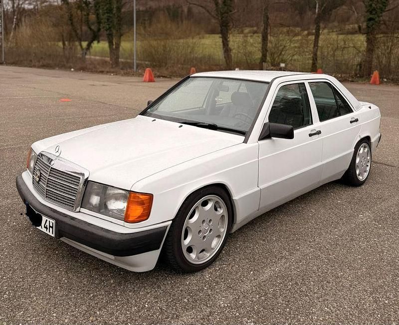 Second-hand Mercedes 190 132 CP (97 kW) 1989 Alb Berlinǎ