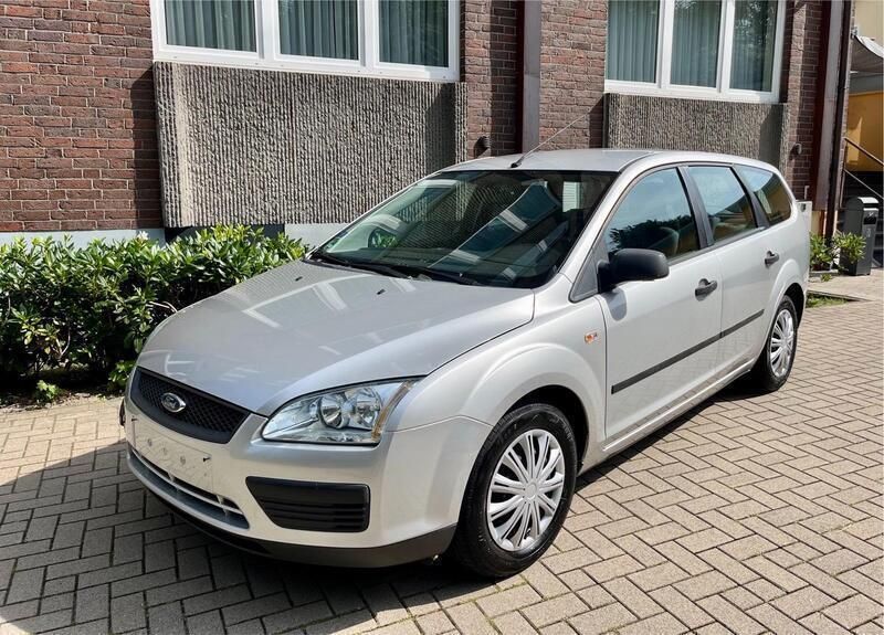 Silber Gebraucht 2007 Ford Focus Kombi | 2.350 € (Fairer Preis) - Bild 1/4