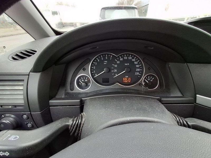 Gebraucht Opel Meriva Enjoy 87 PS (63 kW) 2003 Rot Van / Kleinbus