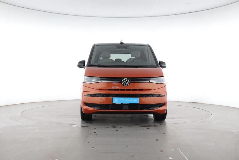 Second-hand VW Multivan Edition 150 CP (110 kW) 2026 Portocaliu Monovolum