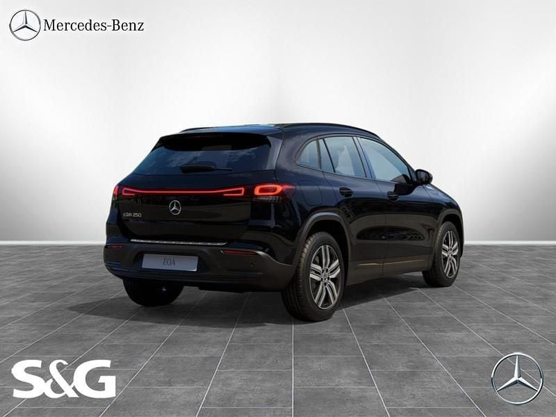 Gebraucht Mercedes EQA250 Progressive 139 kW (190 PS) 2022 Unilack nachtschwarz SUV