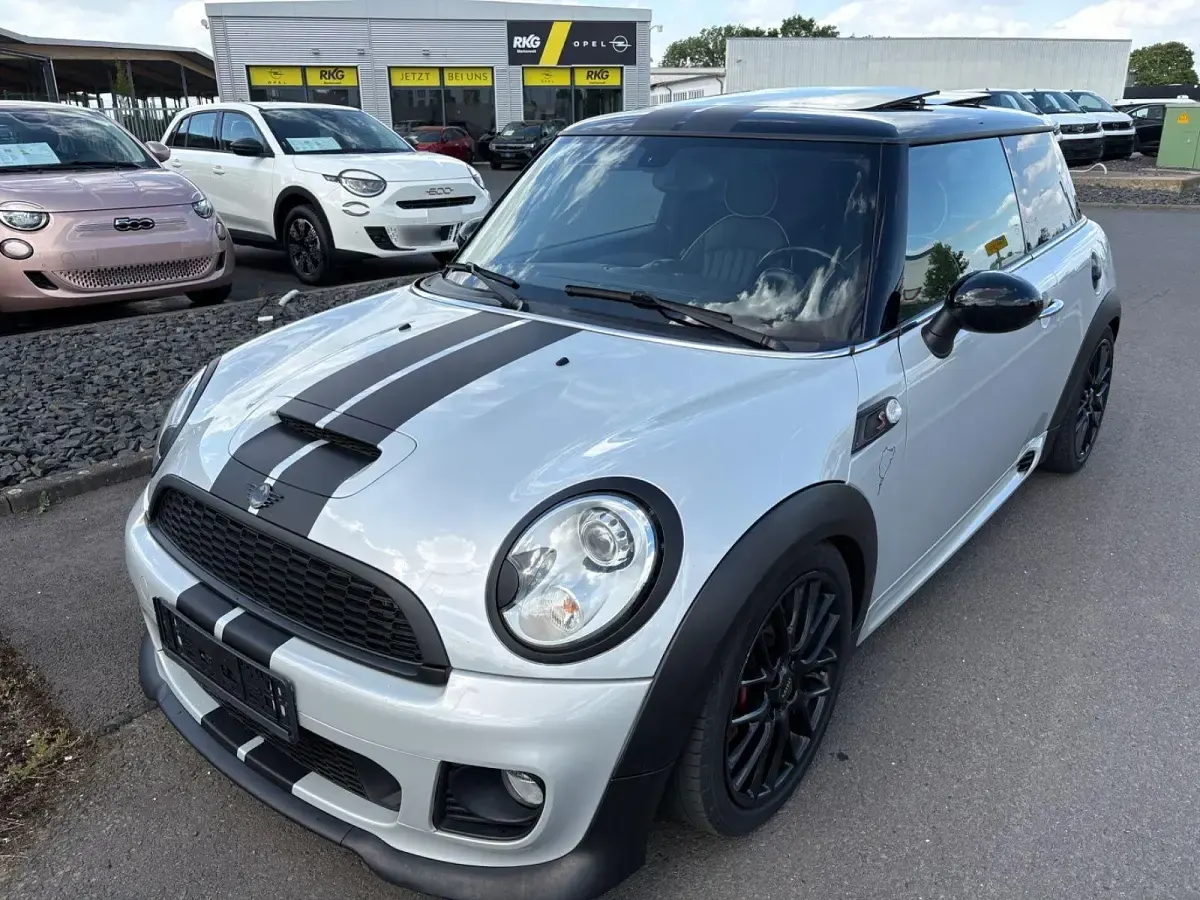 Gebraucht Mini John Cooper Works 184 PS (135 kW) 2011 Weiß Kleinwagen