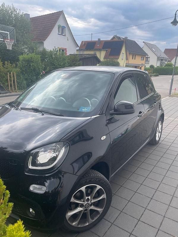 Schwarz Gebraucht 2015 Smart ForFour Prime Kleinwagen | 4.859 € (Fairer Preis) - Bild 1/4