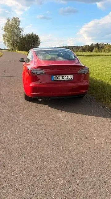 Gebraucht Tesla Model 3 366 kW (498 PS) 2022 Rot Limousine