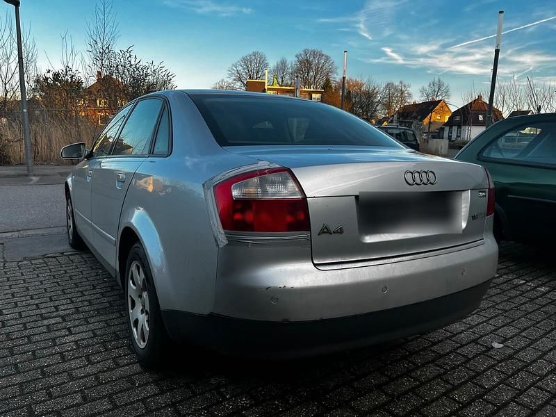 Gebraucht Audi A4 105 PS (77 kW) 2001 Grau Limousine