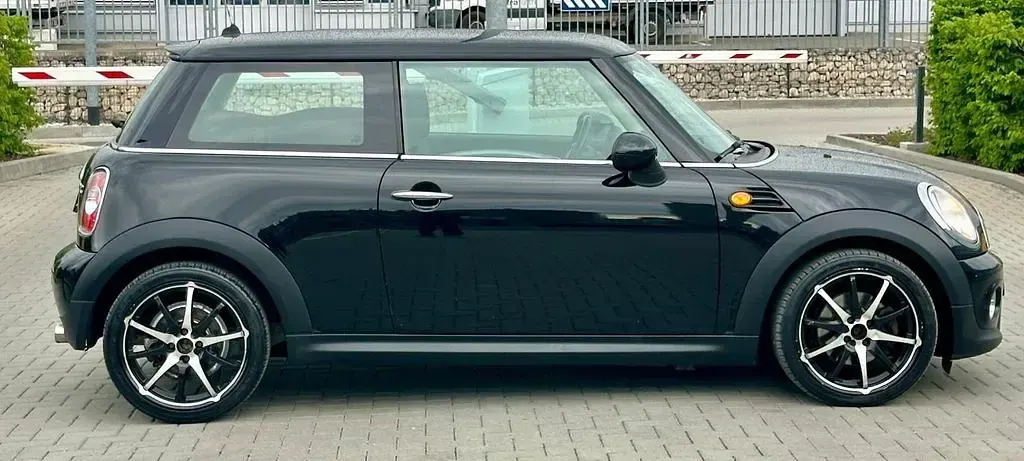 Usata Mini Cooper 122 CV (89 kW) 2010 Nero Utilitaria
