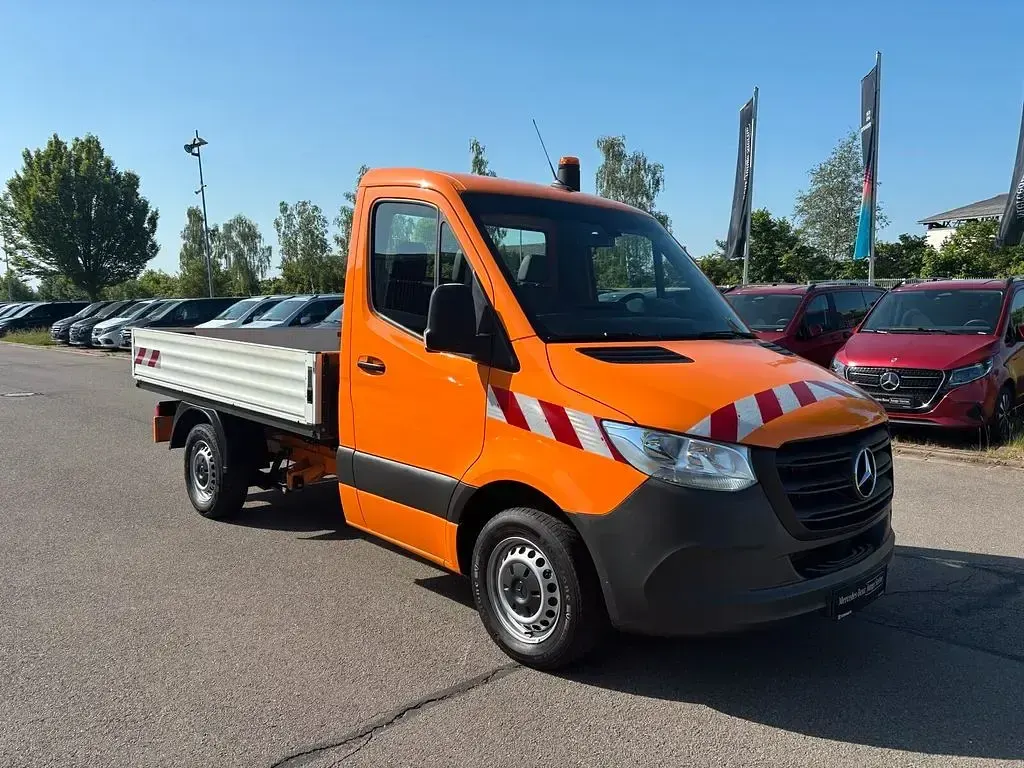 Gebraucht Mercedes Sprinter 114 PS (83 kW) 2022 Tieforange Van