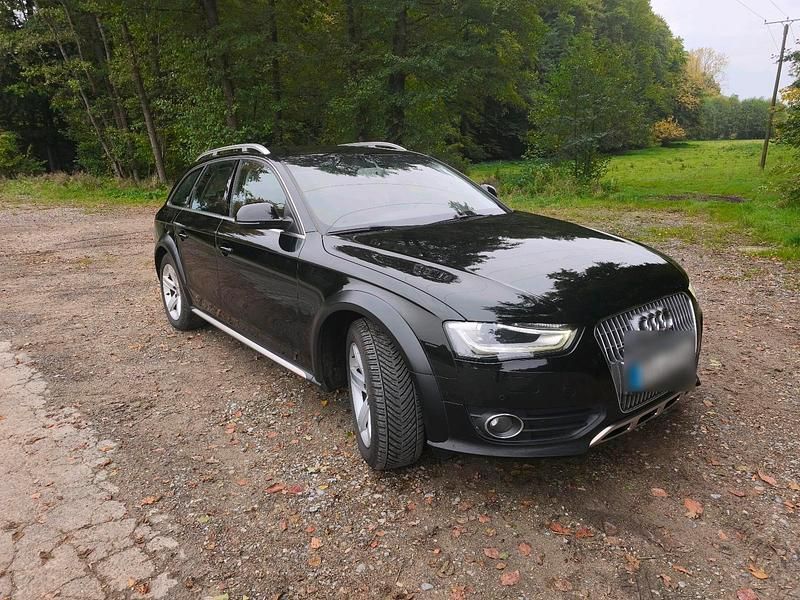 Schwarz Gebraucht 2015 Audi A4 Allroad S-Line Kombi | 10.900 € (Guter Preis) - Bild 1/4