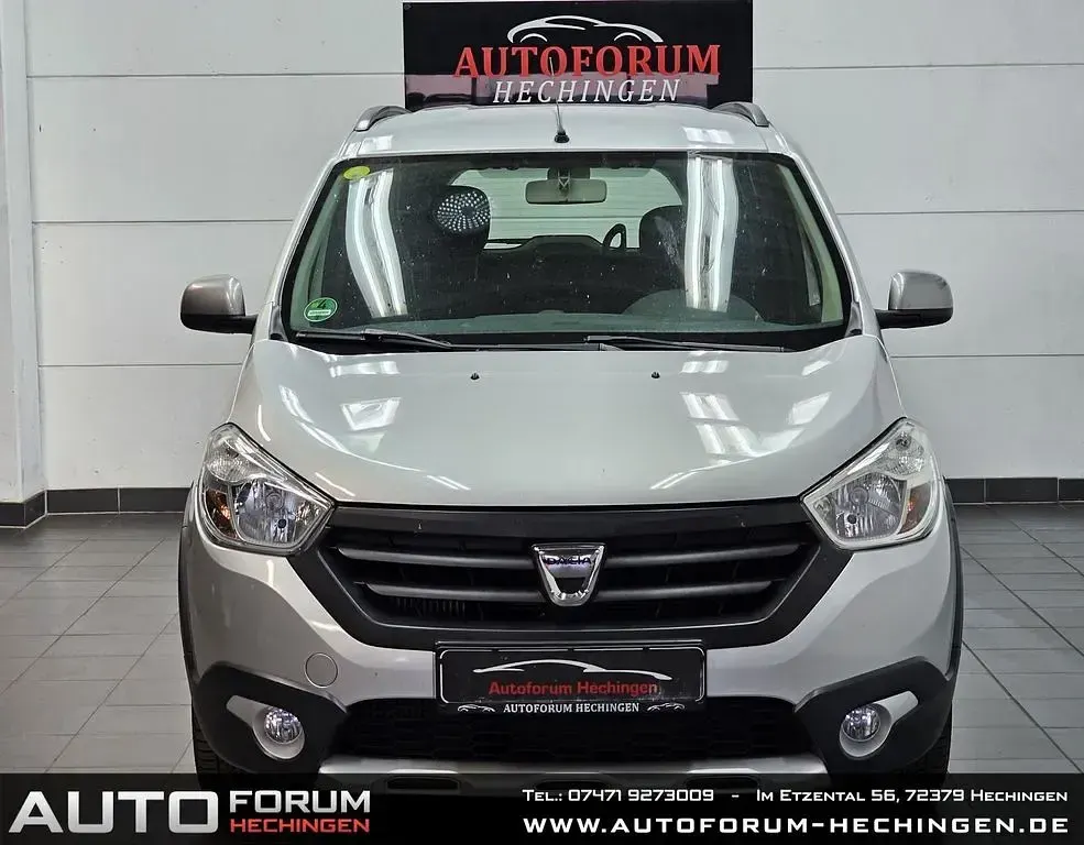 Gebraucht Dacia Lodgy Stepway 109 PS (80 kW) 2016 Platingrau Van / Kleinbus