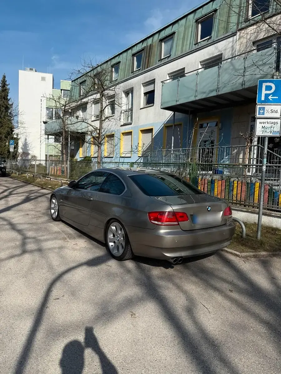 Gebraucht BMW 330 231 PS (169 kW) 2007 Coupé