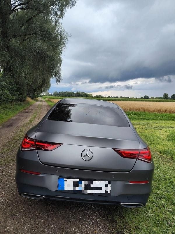 Grau Gebraucht 2020 Mercedes E250 Coupé | 25.500 € (Etwas zu teuer) - Bild 1/4