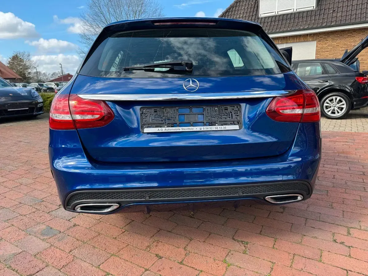 Gebraucht Mercedes C200 AMG line 136 PS (100 kW) 2016 Blau Kombi