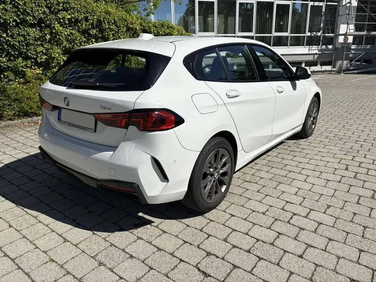 Gebraucht BMW 118 Performance 150 PS (110 kW) 2025 Weiß Kleinwagen