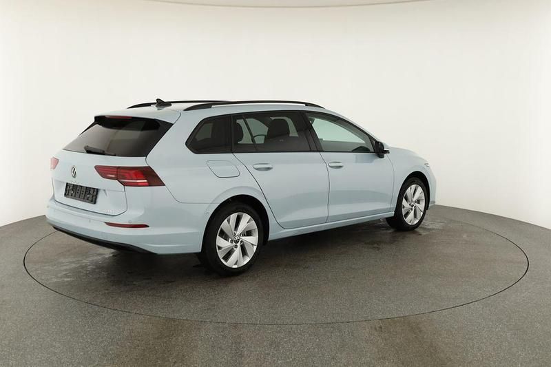 Neu VW Golf VIII Life 150 PS (110 kW) 2026 Moon white perleffekt Kombi