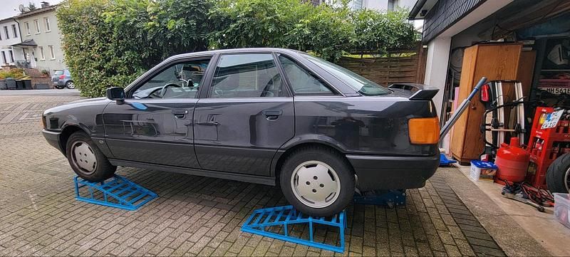 Schwarz Gebraucht 1991 Audi 80 Basis Limousine | 2.200 € - Bild 1/3