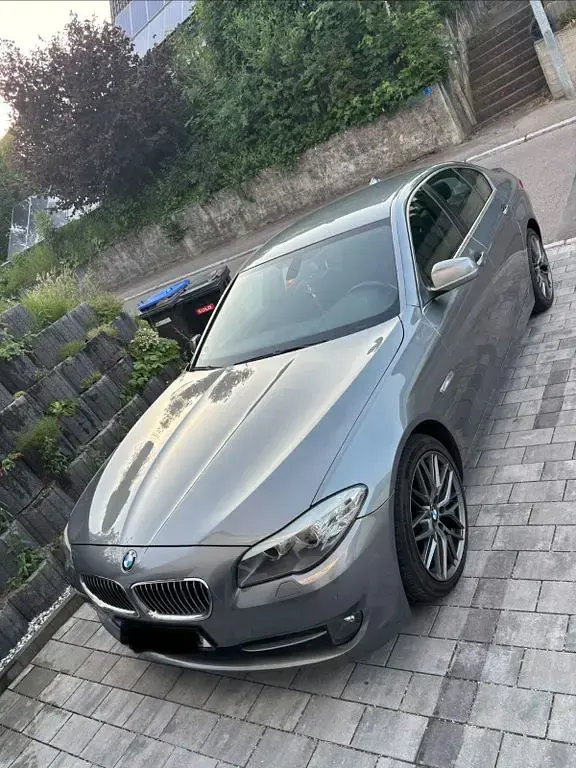 Gebraucht BMW 520 184 PS (135 kW) 2011 Grau Limousine