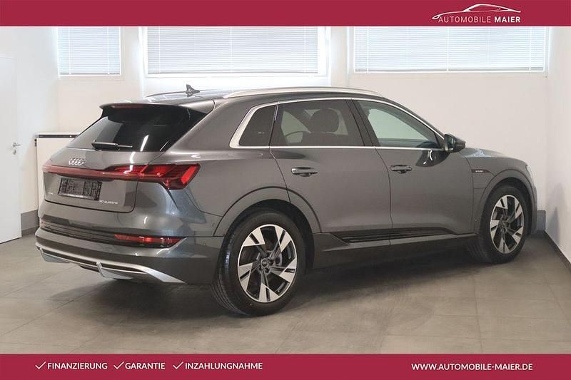 Gebraucht Audi e-tron S-Line 230 kW (313 PS) 2022 Daytonagrau perleffekt SUV