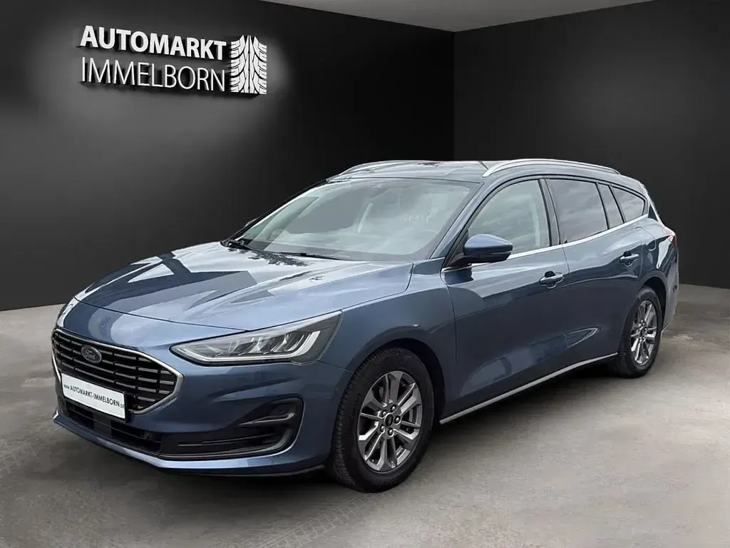 Gebraucht Ford Focus Titanium 116 PS (85 kW) 2023 Chrome blue (metallic) Kombi