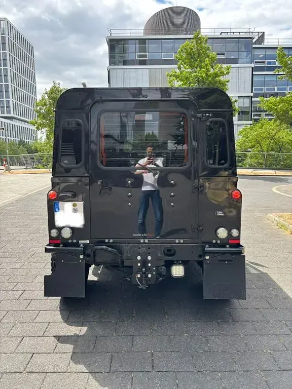 Gebraucht Land Rover Defender 122 PS (89 kW) 2011 Schwarz Kombi