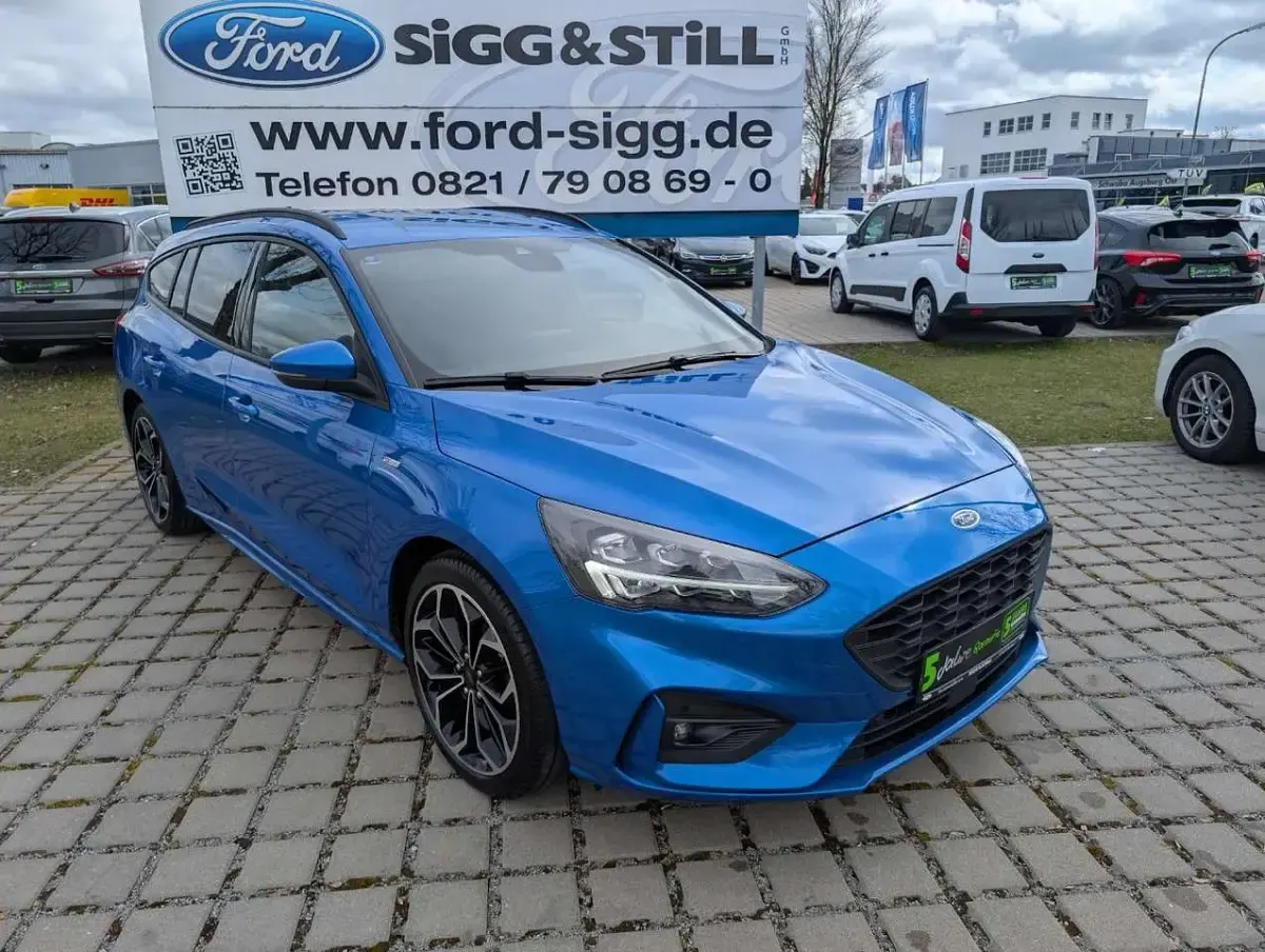 Gebraucht Ford Focus ST-Line 155 PS (114 kW) 2022 Dynamicblau metallic Kombi