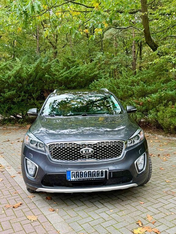 Grau Gebraucht 2016 Kia Sorento Platinum Edition SUV | 14.800 € (Guter Preis) - Bild 1/4