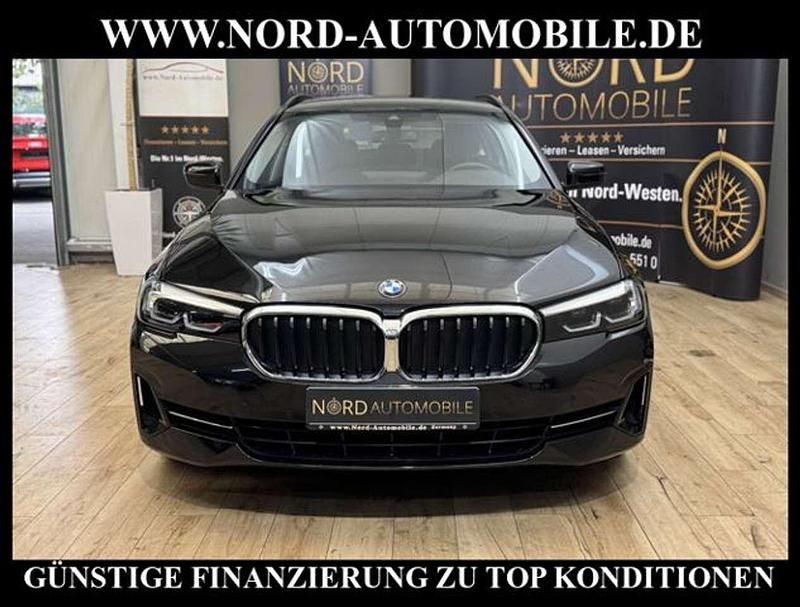 Gebraucht BMW 520 190 PS (139 kW) 2022 Black sapphire metal (metallic) Kombi