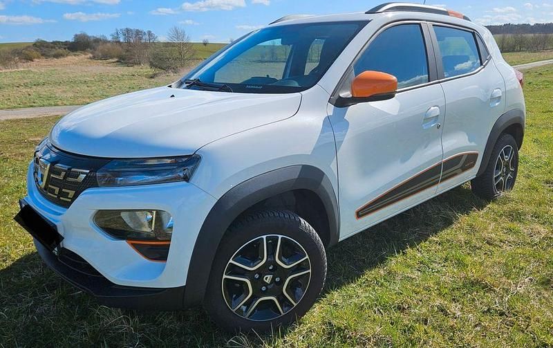 Gebraucht Dacia Spring Comfort Plus 33 kW (45 PS) 2021 Weiß Kleinwagen