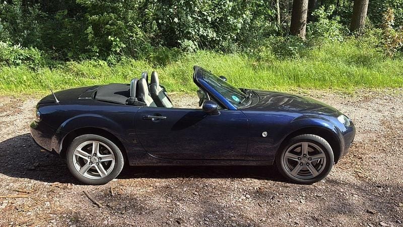 Second-hand Mazda MX5 126 CP (92 kW) 2007 Albastru Cabrio