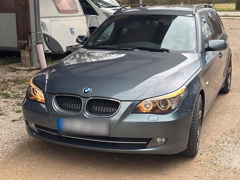 Gebraucht BMW 520 177 PS (130 kW) 2008 Blau Kombi