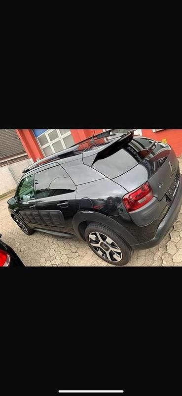 Gebraucht Citroën C4 Shine 110 PS (80 kW) 2015 Schwarz SUV