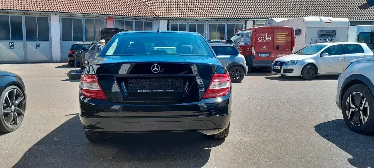Gebraucht Mercedes C180 156 PS (114 kW) 2010 Schwarz Limousine