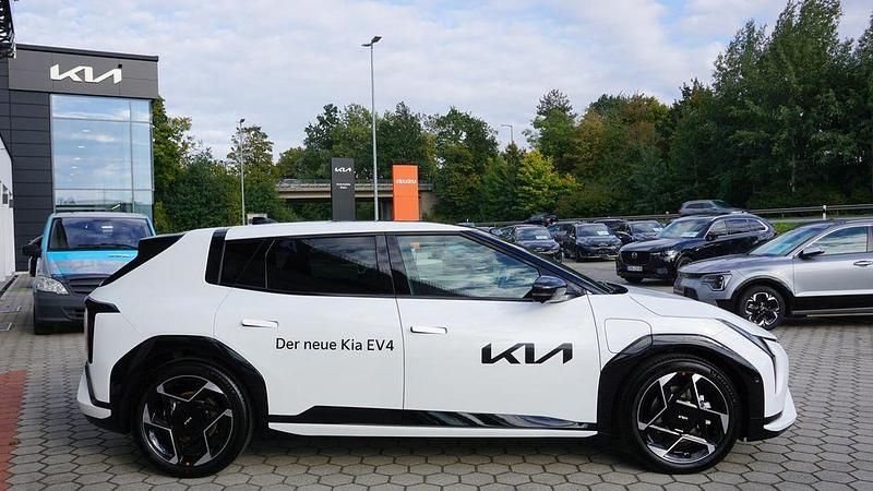 Neu Kia EV4 GT-Line 150 kW (204 PS) 2025 Weiß Kleinwagen