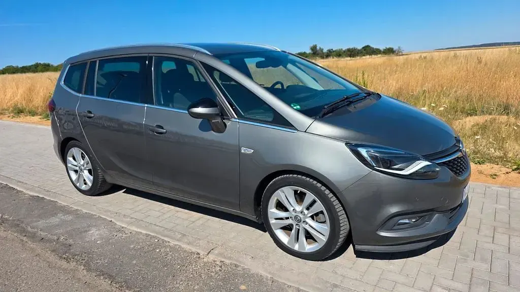Gebraucht Opel Zafira Innovation 170 PS (125 kW) 2017 Beige Van / Kleinbus