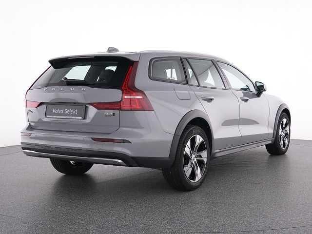 Gebraucht Volvo V60 CC 145 PS (106 kW) 2023 Kombi